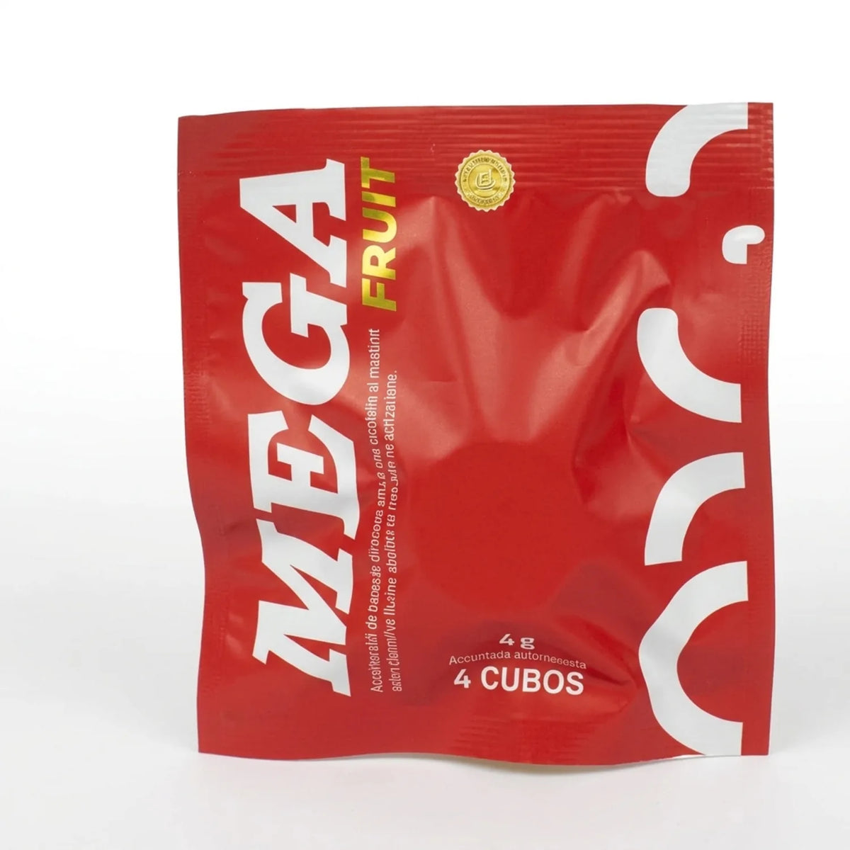 Sobre rojo de Mega Fruit con 4 unidades sobre fondo blanco — Quiseya